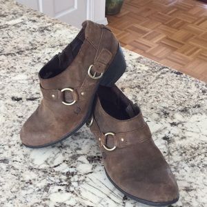 Born booties. Leather. Cocoa brown. 10 M